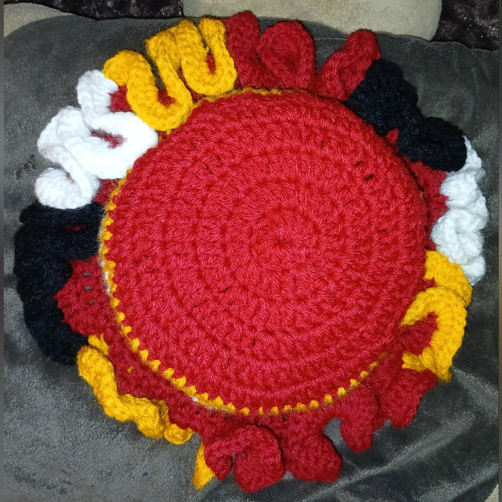 NWT Handcrafted W. Commanders Crochet Ruffle Hat. - Picture 8 of 8